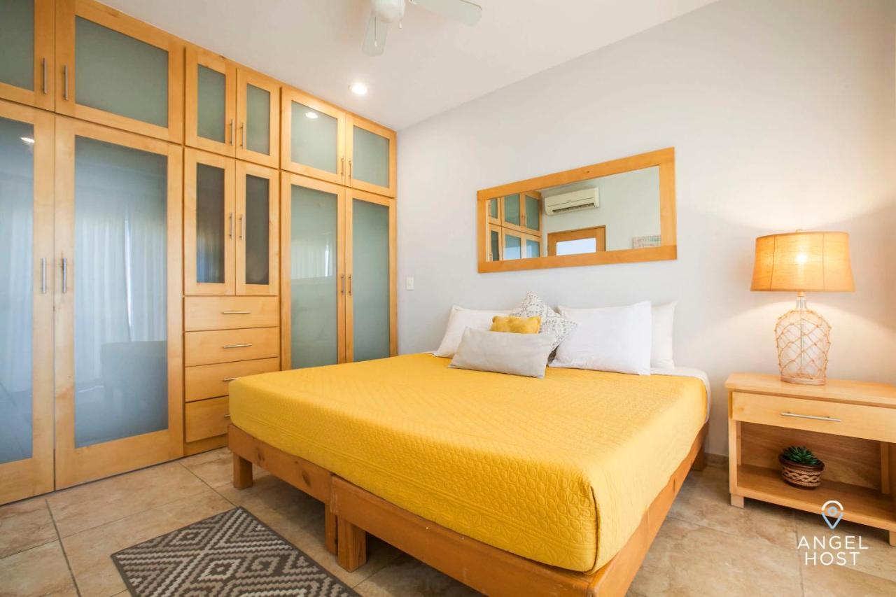 Oceanview Living Space & Balcony With Fiberoptic Wifi! 라파스 외부 사진